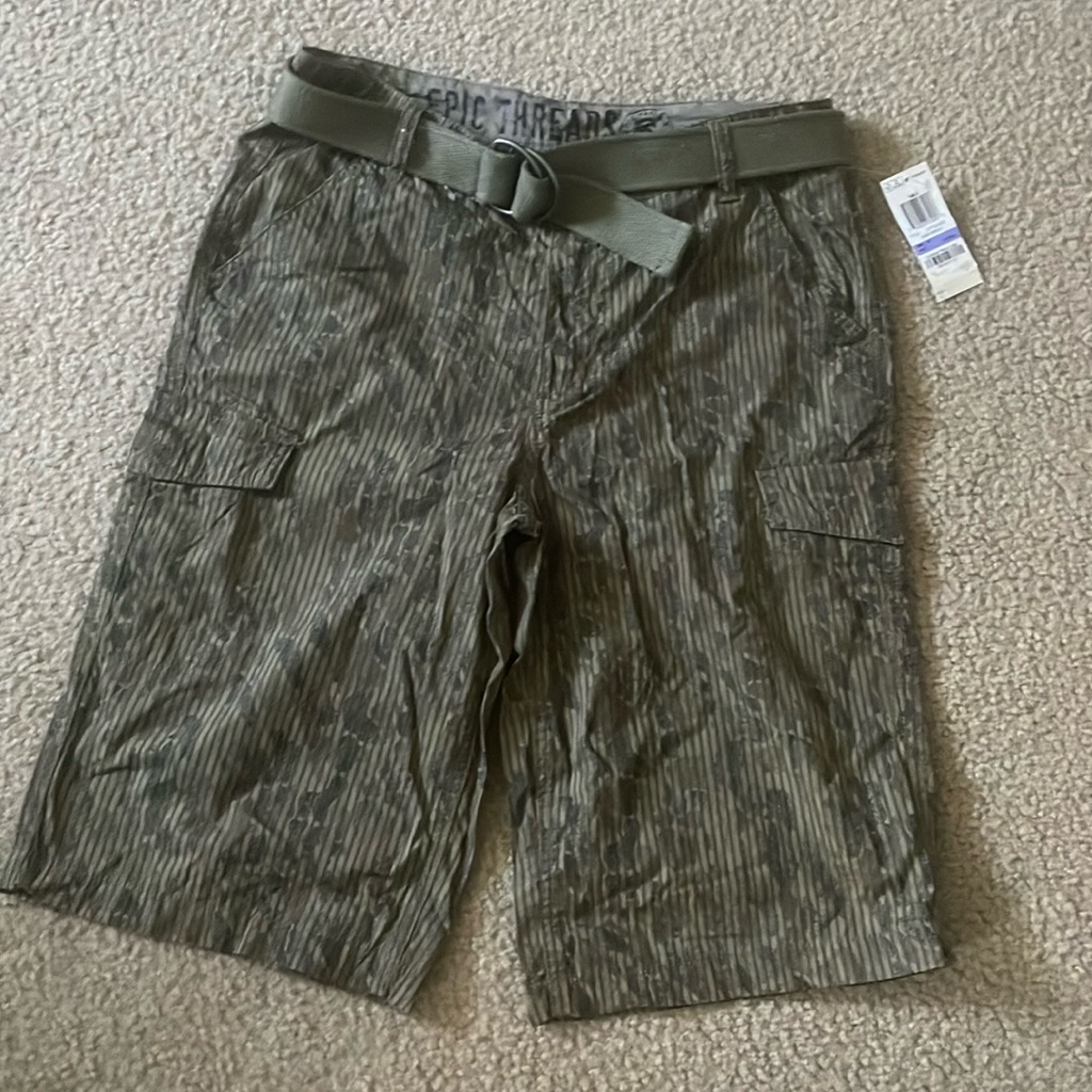 Brand New Epic Threads Short Size 18